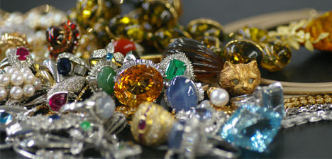 使わないジュエリー・宝石を下取り